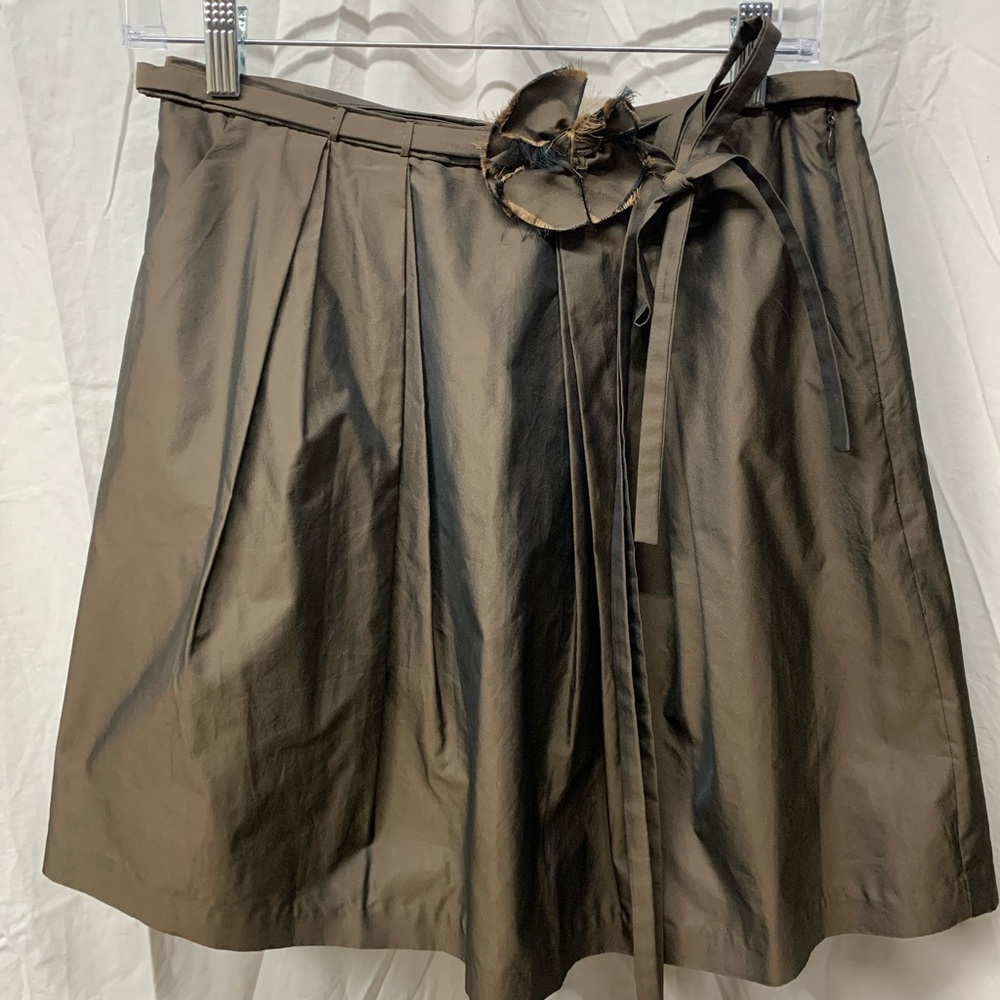 Robert Rodriguez NWT Mini Skirt with Belt and Floral appliqué size 8